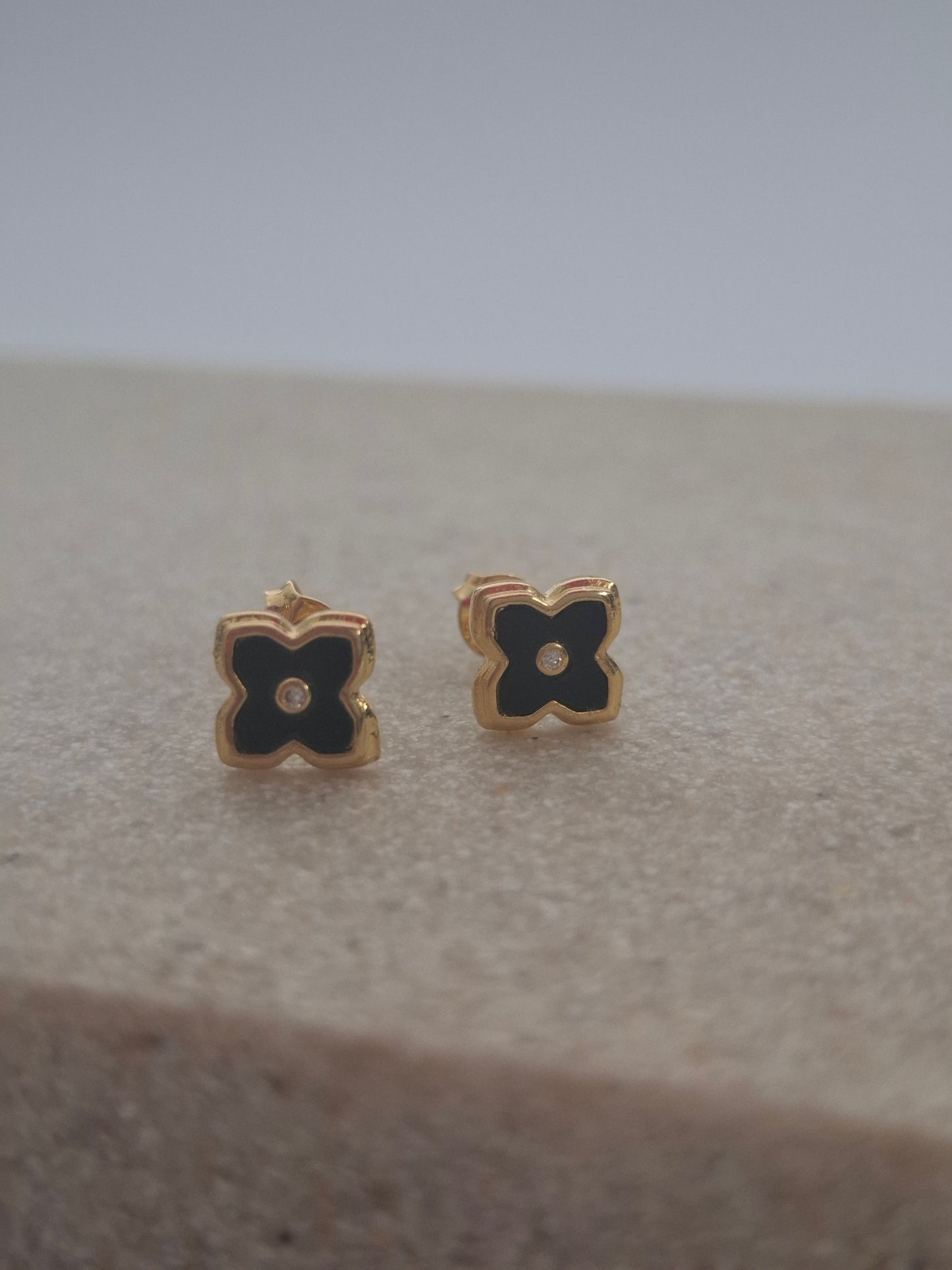 Brinco Trevo Preto G