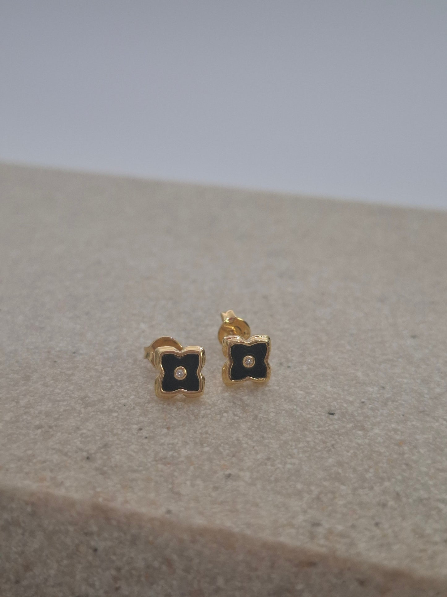 Brinco Trevo Preto M