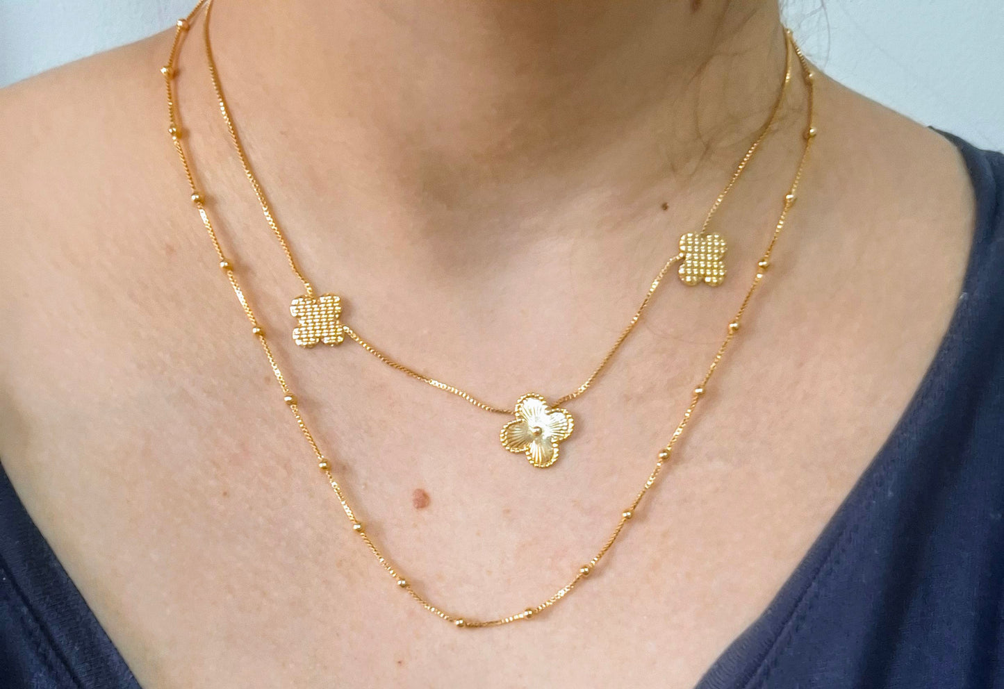 Colar Trevo com Esferas