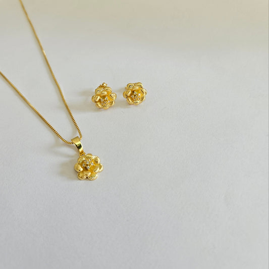 Conjunto Flor Detalhe Cravejado 45 CM