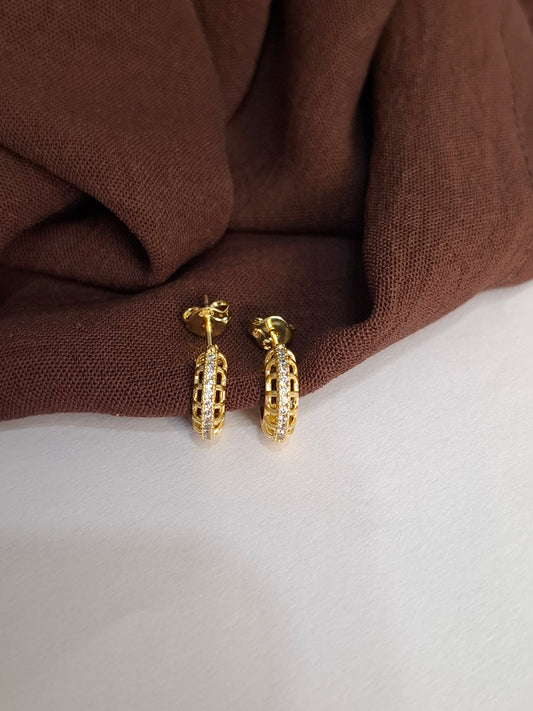 Brinco Argola Fios com Fileira Cravejada M