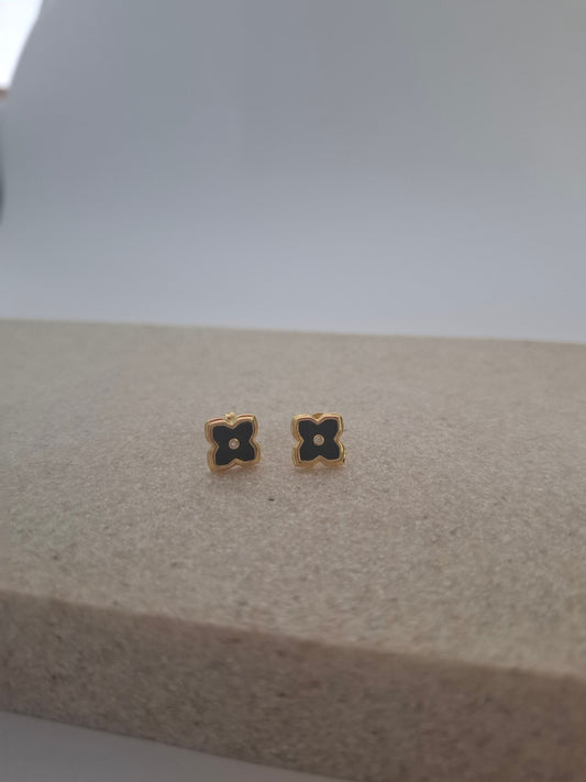 Brinco Trevo Preto P